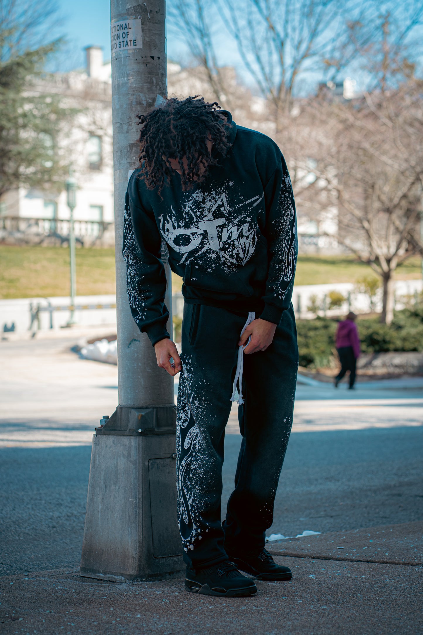 “UNCHARTED” SWEATS