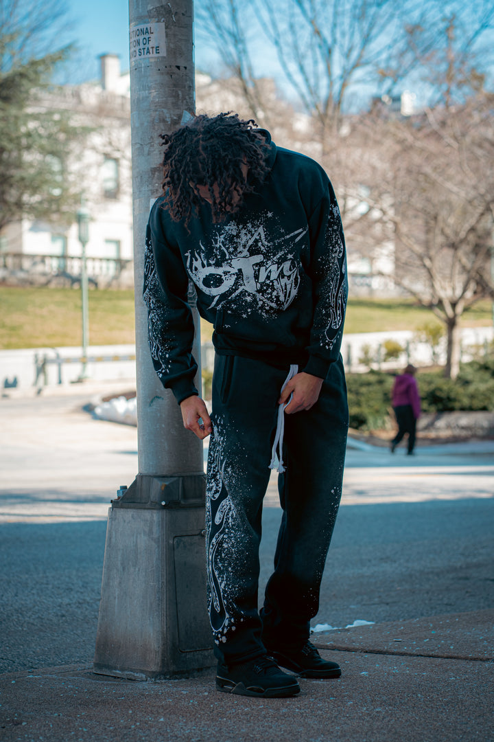 “UNCHARTED” SWEATS